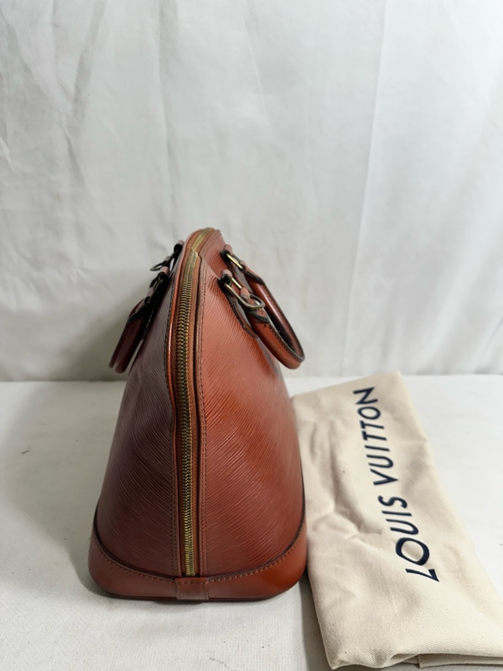 Louis Vuitton Cognac Epi Leather Alma Satchel - Picture 4 of 11